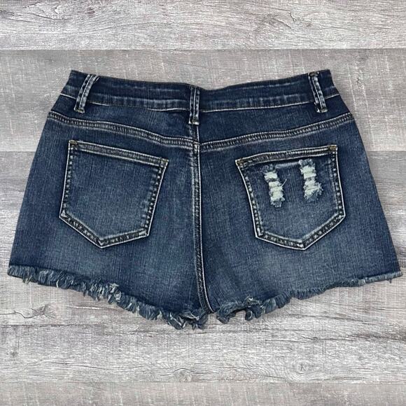 Boutique Ripped Distressed 2.5” Denim Shorts Womens L (W 30) Mid Rise Frayed Hem - Picture 3 of 5
